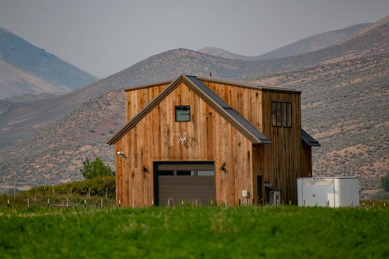 Antique Brown Barnwood Board-to-Board Siding