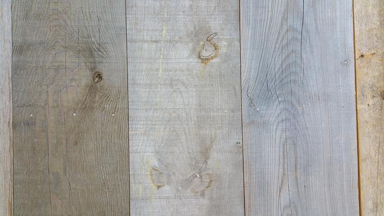 WeatheredBlend Barnwood - 80% Gray / 20% Brown (3 nails per board - vertical siding)